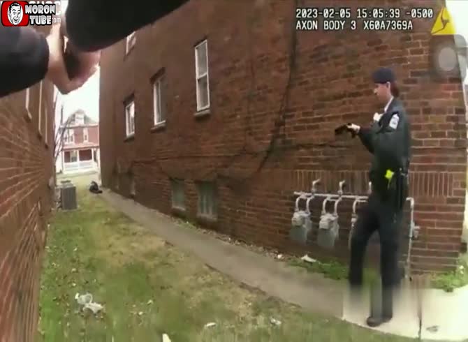 Video :A 66-year-old man is paralyzed when a police officer shoots him six times in the back